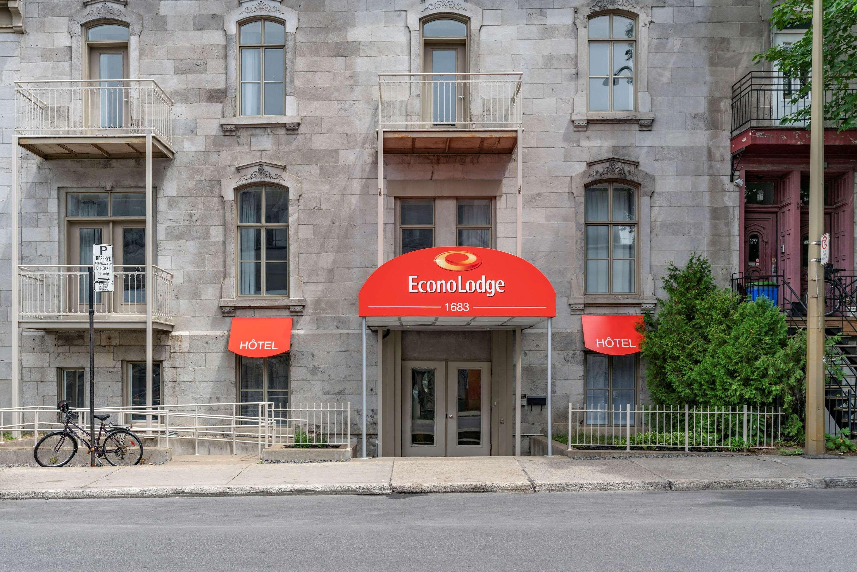 Econo Lodge Montreal Bagian luar foto